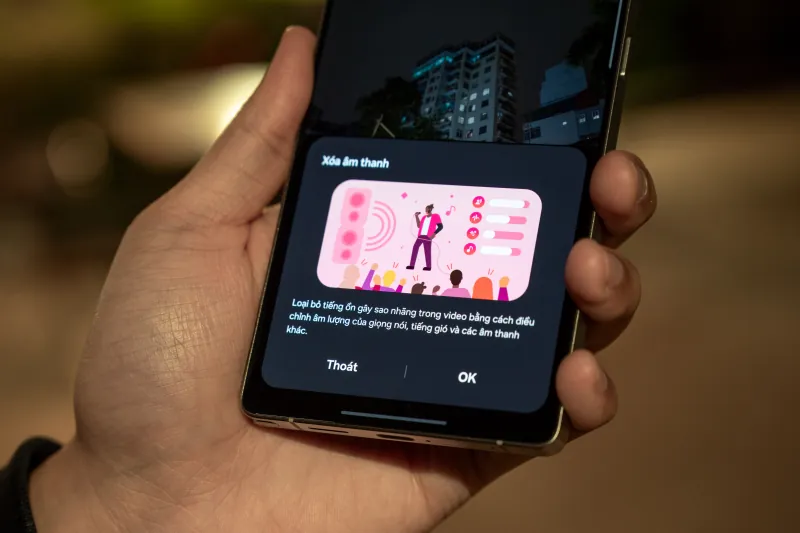 The Audio Eraser panel is open over a night video on the Galaxy S25 Ultra